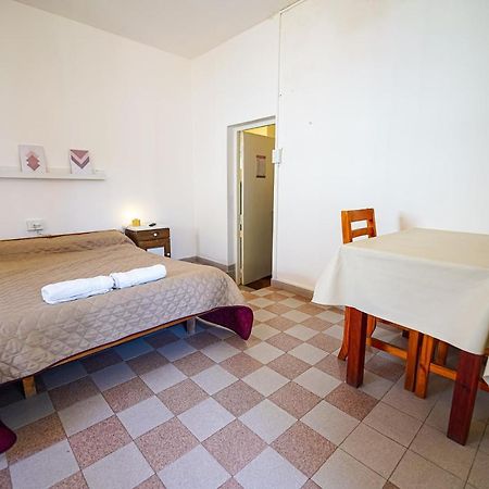Complejo Puertas Rosas Apartman Villa Carlos Paz Kültér fotó